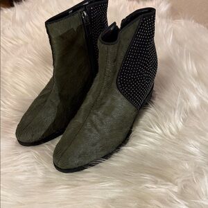 SCHUTZ Olive and Black Ankle Boots